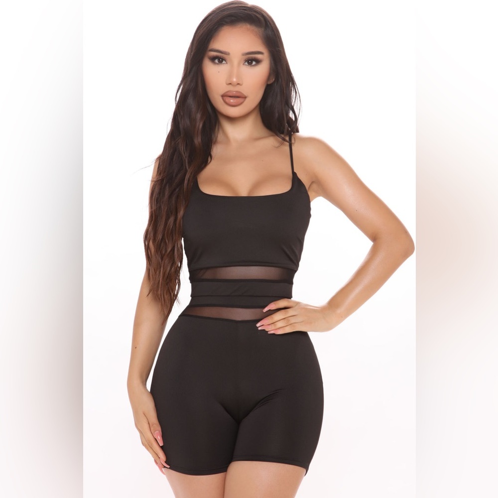 FASHION NOVA